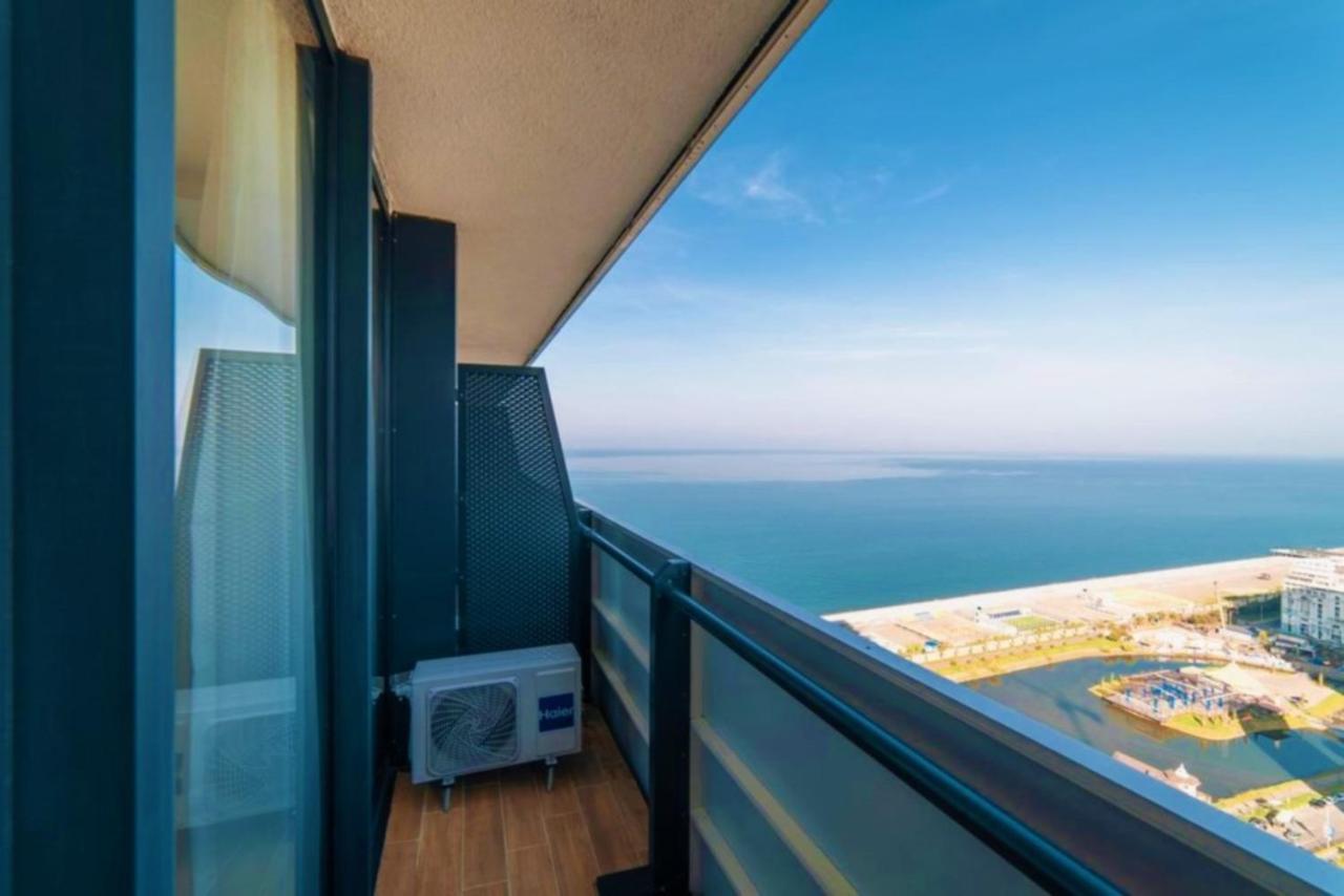 View & More Aparthotel In 바투미 외부 사진