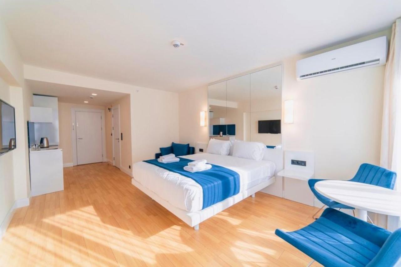 View & More Aparthotel In 바투미 외부 사진