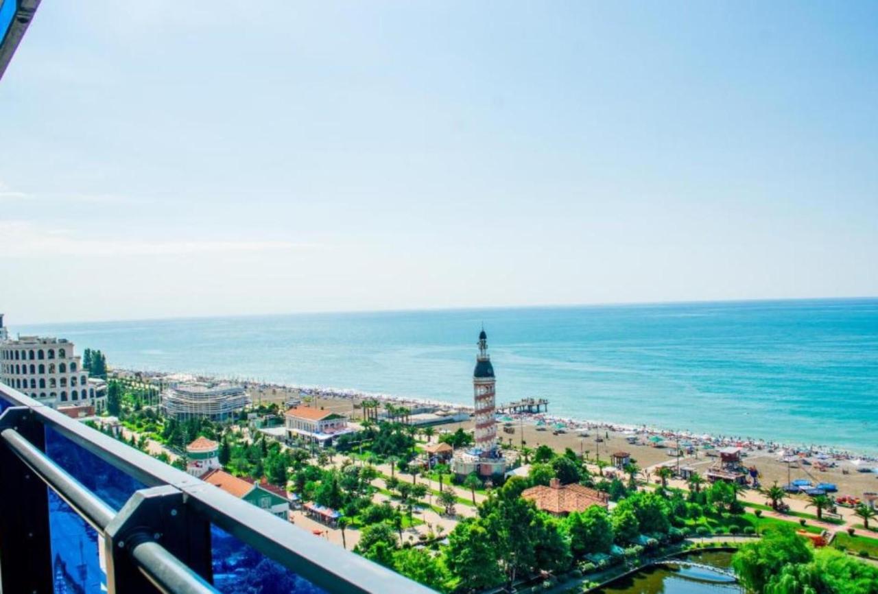 View & More Aparthotel In 바투미 외부 사진