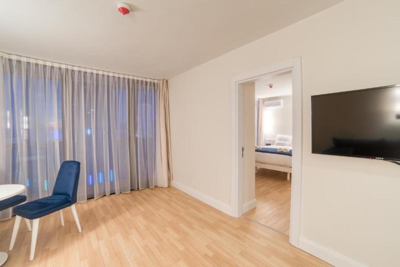View & More Aparthotel In 바투미 외부 사진