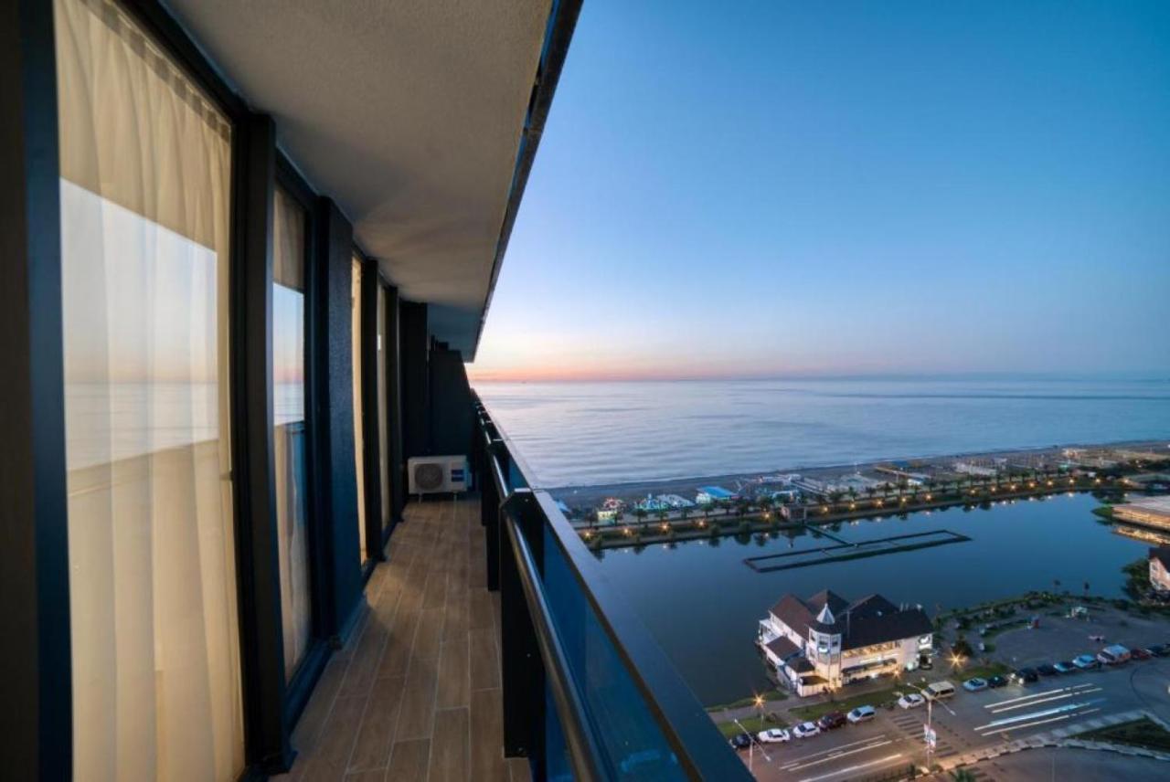 View & More Aparthotel In 바투미 외부 사진
