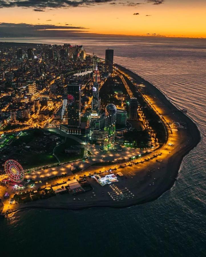 View & More Aparthotel In 바투미 외부 사진