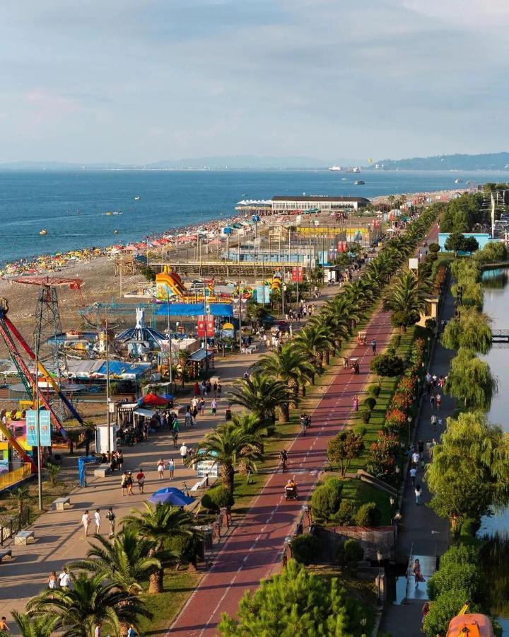 View & More Aparthotel In 바투미 외부 사진