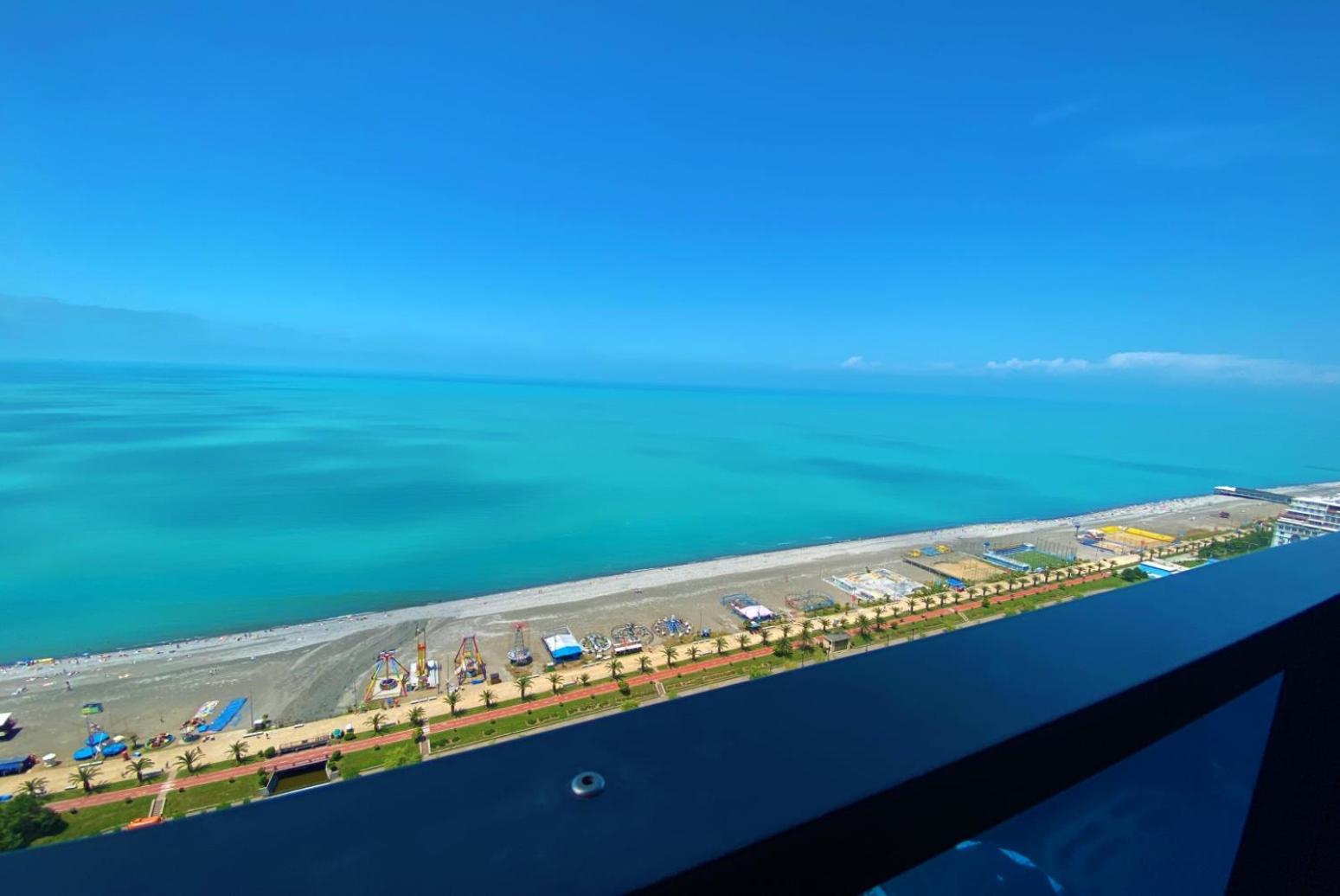View & More Aparthotel In 바투미 외부 사진
